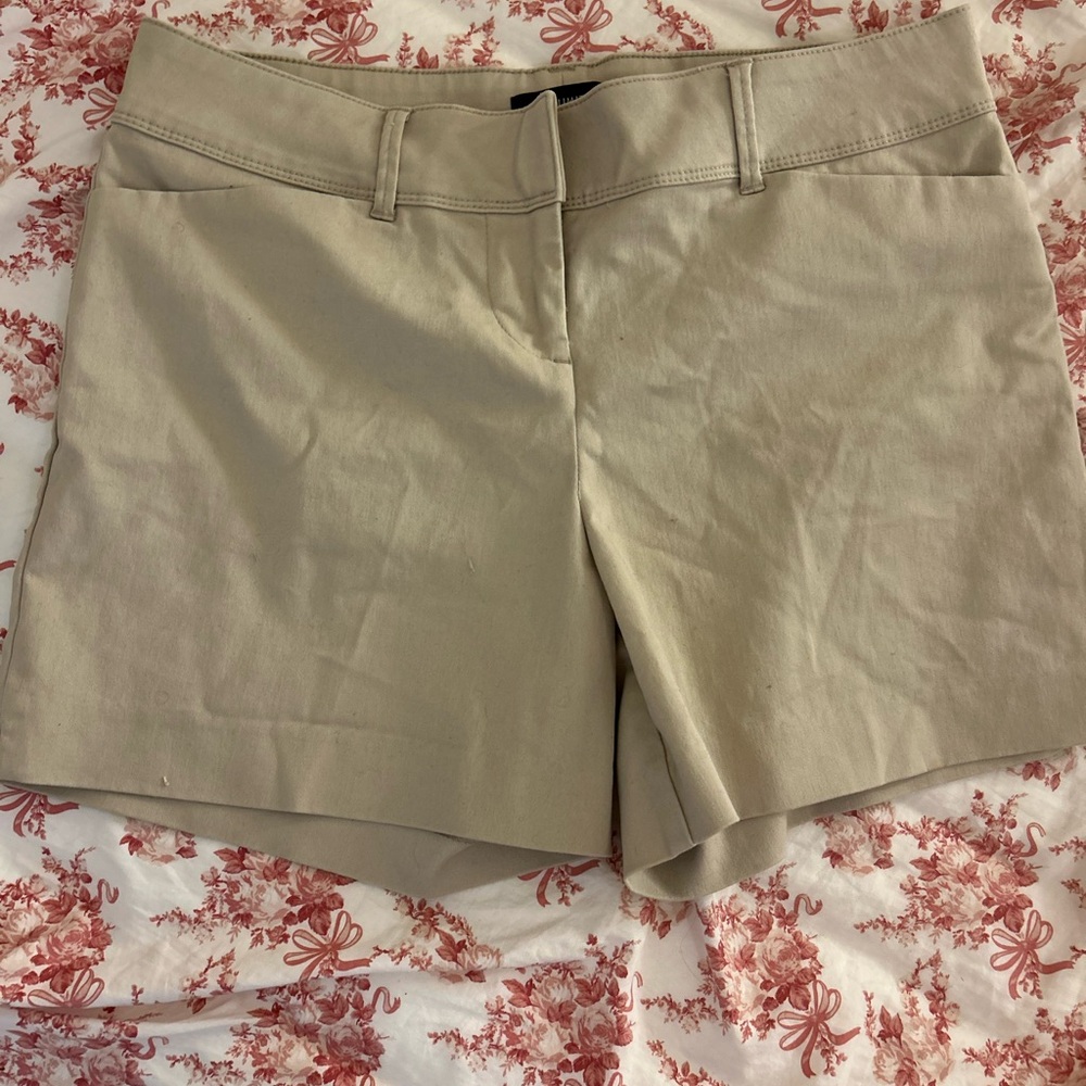 The Limited Women's Cream Shorts